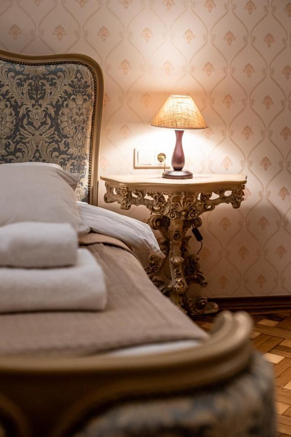 3 Bedrooms Royal Italian Style In An Austrian Building, Parking, Balcony Лвив Екстериор снимка
