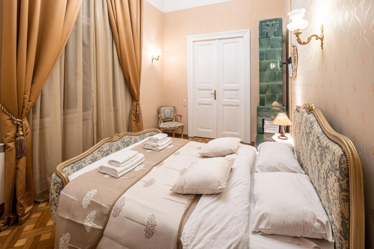 3 Bedrooms Royal Italian Style In An Austrian Building, Parking, Balcony Лвив Екстериор снимка